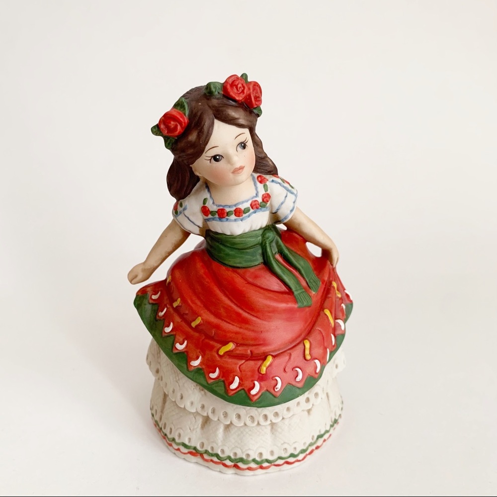 Vtg 1992 Enesco Belles Porcelain Figurine Set of 4 - Picture 3 of 16